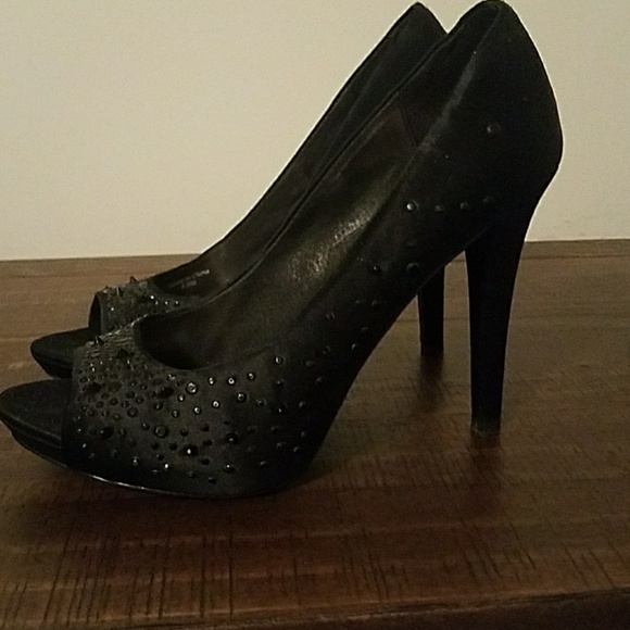 Shoe - Picture 2 of 4